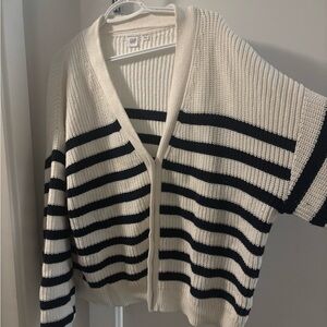Gap White and navy blue stripe sweater